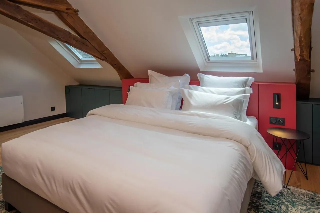 Luxury Two-Bedroom Apartment Dinan Fransa