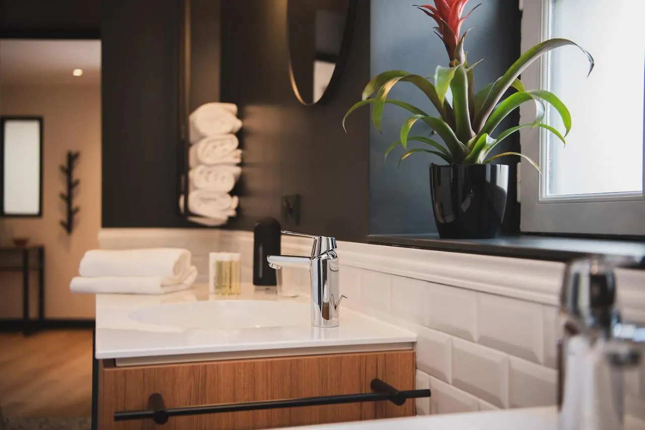 Luxury Two-Bedroom Apartment Dinan