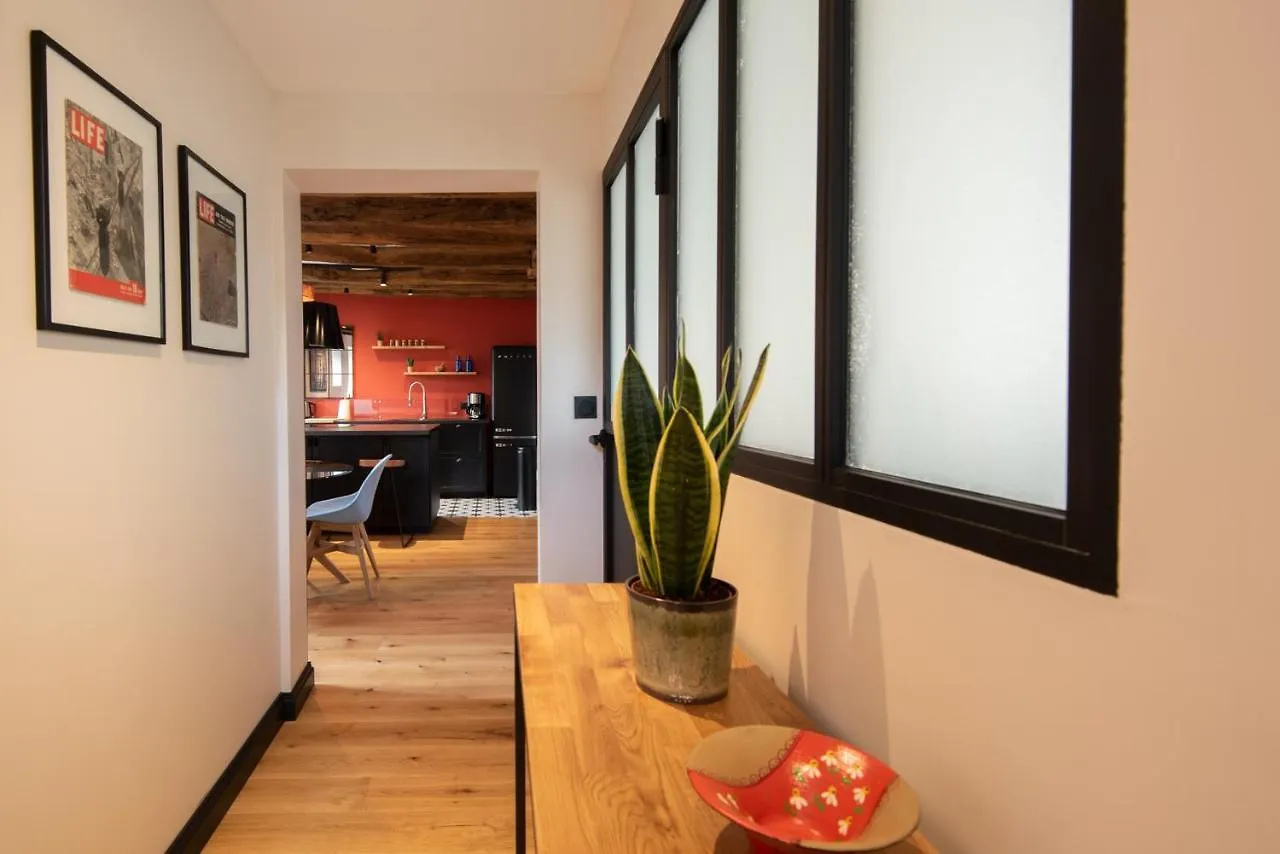 Luxury Two-Bedroom Apartment Dinan