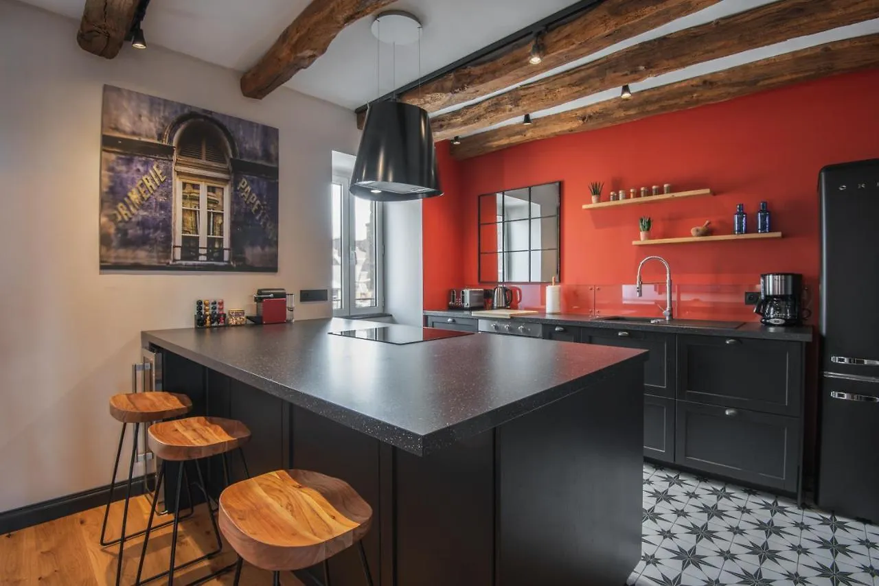 Luxury Two-Bedroom Apartment Dinan Fransa